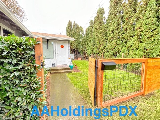 Photo - 2312 NE Lombard St