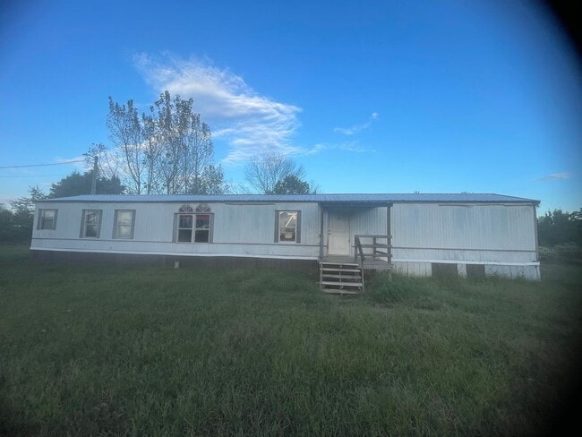 Building Photo - 3 BR 2 Bath 1,216 sq ft singlewide mobile ...