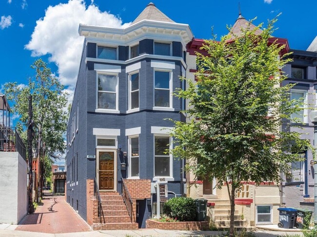 Photo - 1023 Columbia Rd NW