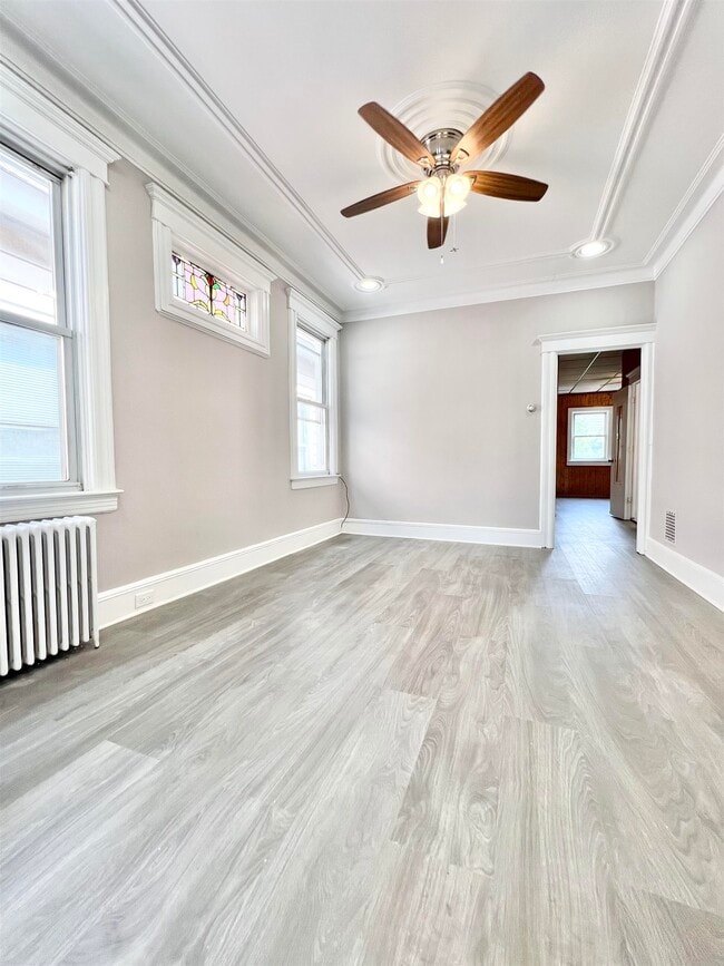 Photo - 91 W 16th St