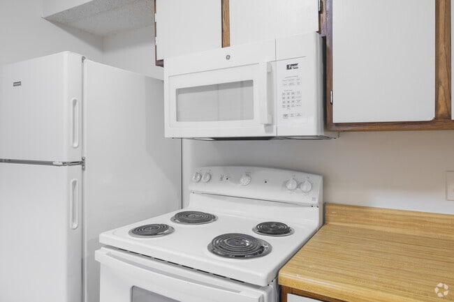 3BR, 2BA - 1,200SF - Kitchen