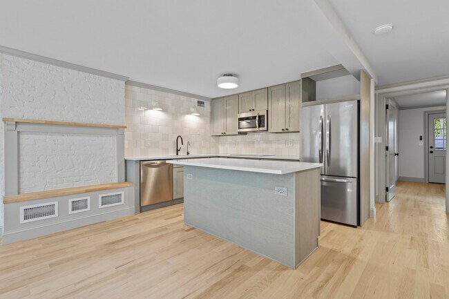 Photo - 347 Kosciuszko Street Unit Apt. 1