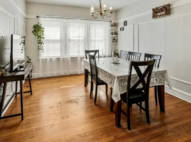 Photo - 2700 W Albion Ave