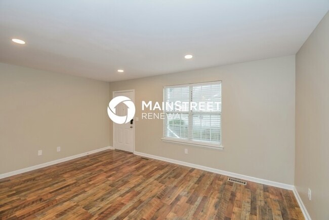 Photo - 3 Bedroom Pet-Friendly Home in NASHVILLE, TN with Main Street Renewal