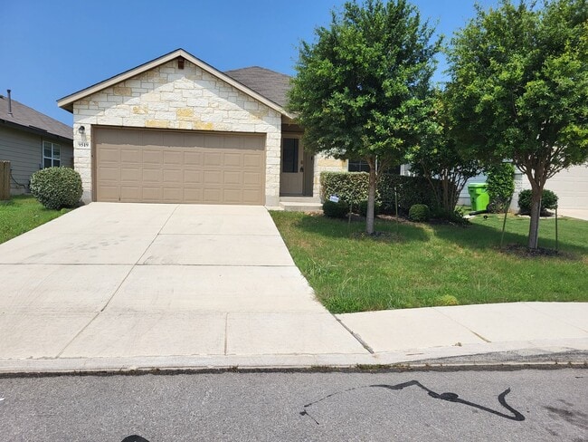 Pristine Home With Open Floor Plan - Pristine Home With Open Floor Plan
