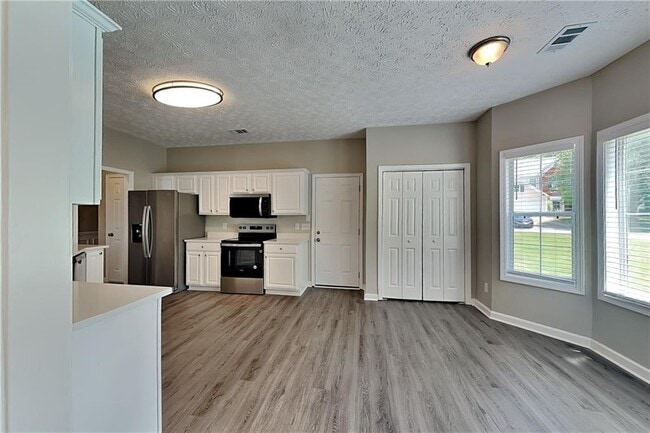 Photo - 263 Colony Center Dr