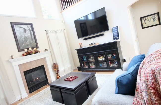 Photo - 528 E Knoll Dr