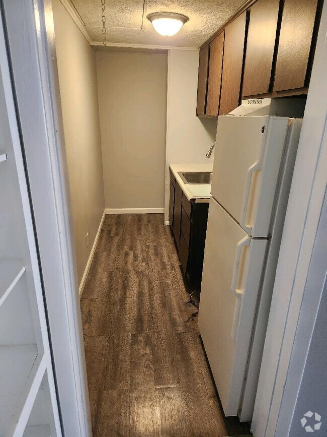 Building Photo - 1100 Northview Dr Unit HB13G Rental