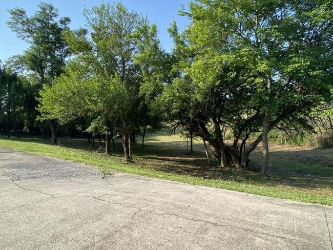 409 Sara Leigh Dr