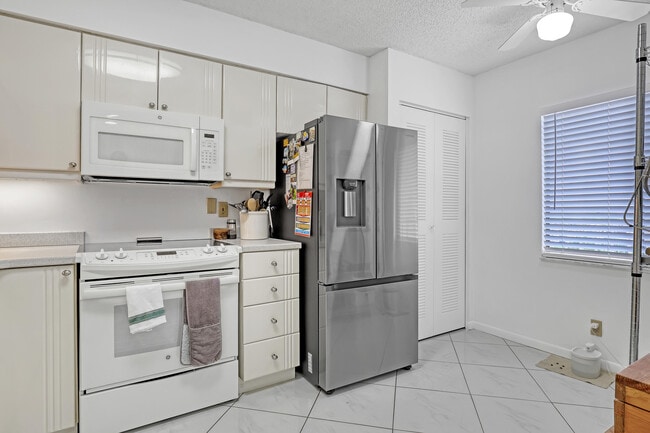 Photo - 7290 Kinghurst Dr Unit 806