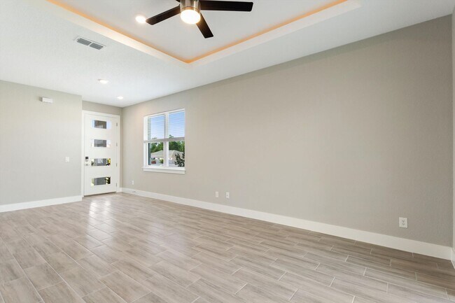 Photo - Deposit-Free! Modern, energy efficient hom...