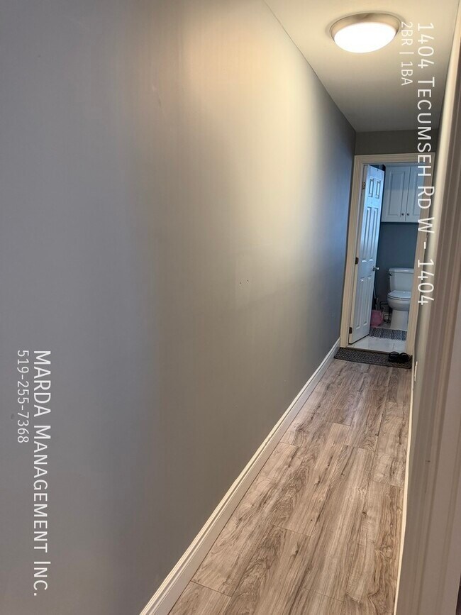 Photo - RENOVATED 2 BED/1 BATH MAIN FLOOR UNIT - WEST END PLUS HYDRO & GAS! Unité 1404