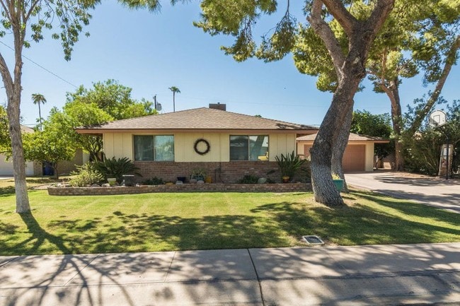 Photo - 1113 E Balboa Dr