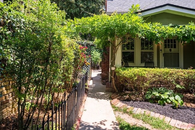 Photo - 101 Riverview St