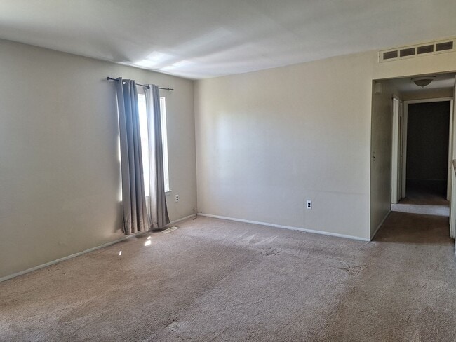 Photo - Brick 2 bedroom condo near the water