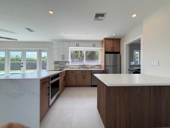 Photo - 1100 W Camino Real