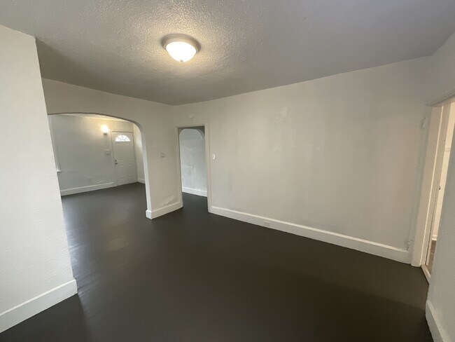 Photo - 1939 Briggs St