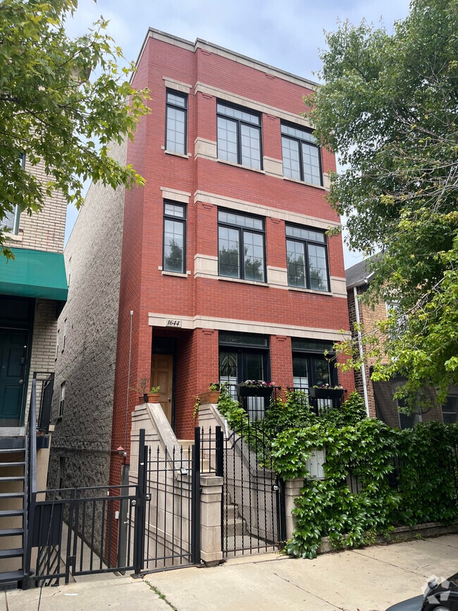 Building Photo - 1644 W Cullerton St Unit 1644 W Cullerton St #3 Rental