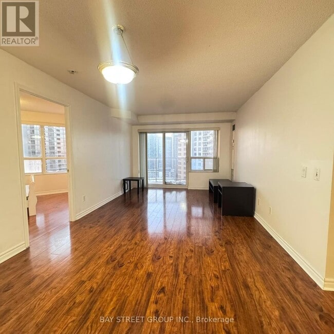 Photo - 25 Kingsbridge Garden Cir Unit 2021