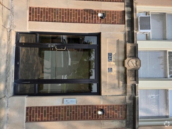 Building Photo - 1 bedroom in CHICAGO IL 60620 Unit 1 Rental