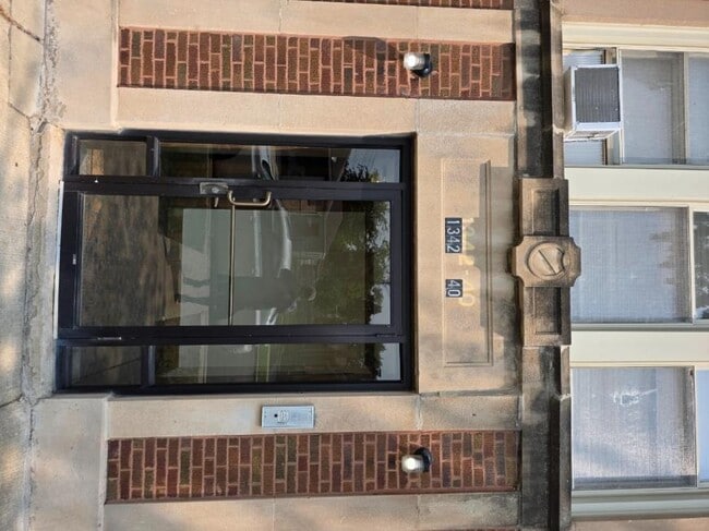 1 bedroom in CHICAGO IL 60620 - 1 bedroom in CHICAGO IL 60620 Condo Unit 1