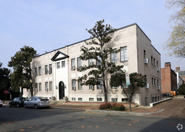 Photo - 3435 R St NW