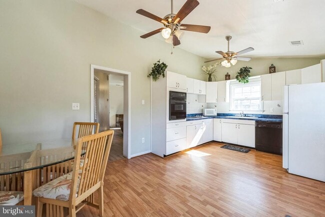 Photo - 18623 Bells Hotel Pl