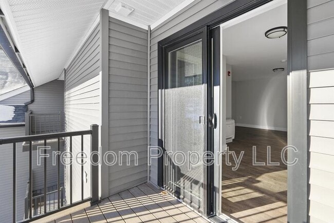 Photo - 969 Hopmeadow St Unit 205