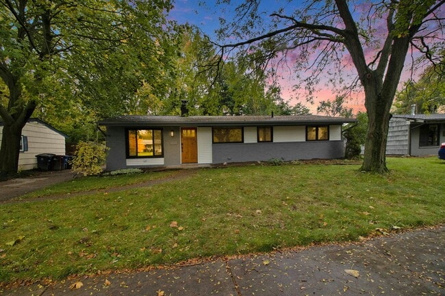 Photo - 2804 Canterbury Rd