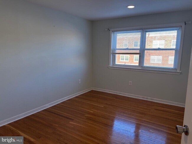 Photo - 3243 Lester Rd