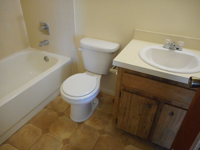 Photo - 5460 SE 29th Pl Unit B