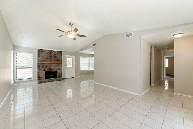 Photo - 907 Cedar Run Dr Casa