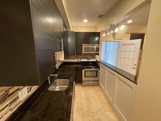 Photo - 1801 Beacon St Unit 4