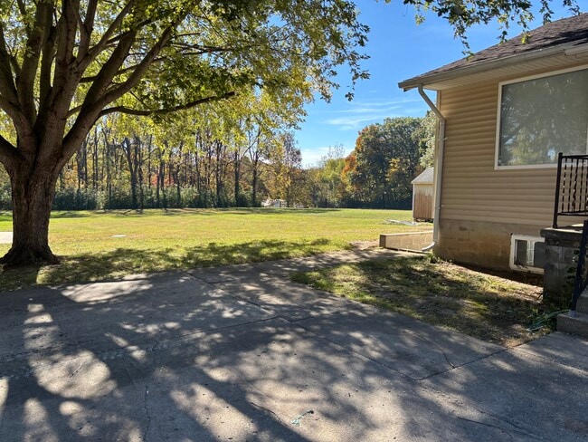 Photo - 4937 N River Rd Unidad B