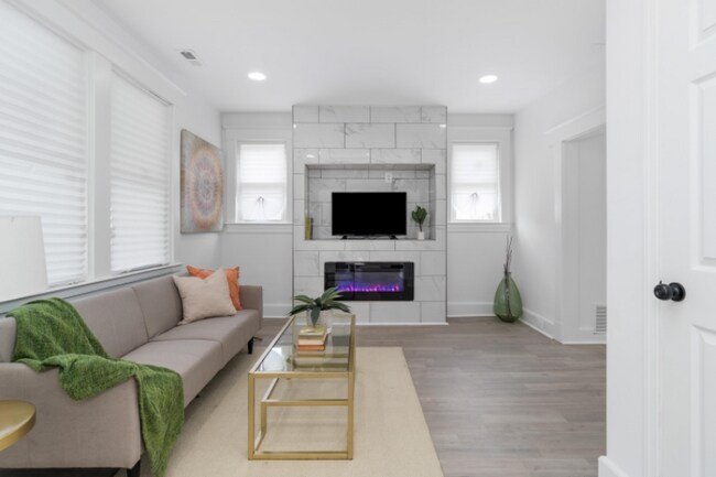 Photo - 4215 Oakford Ave