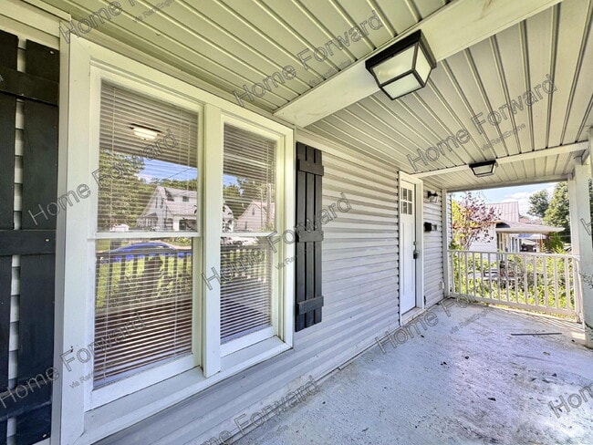 Photo - 90 E Walnut St