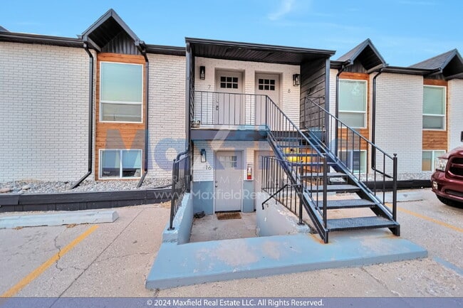 North Salt Lake 2 BD 1 BA - $500.00 Security Deposit OAC -Brookside Lofts Unit 18