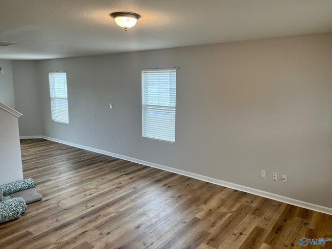 Photo - 193 Cloverbrook Dr