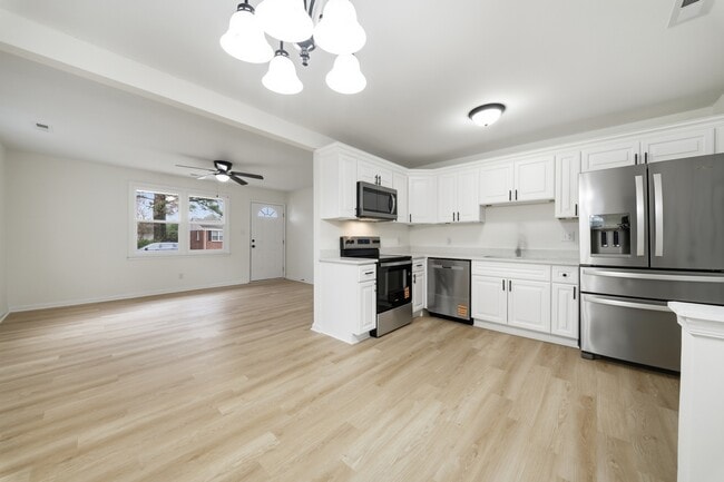 Photo - 3021 Menands Dr