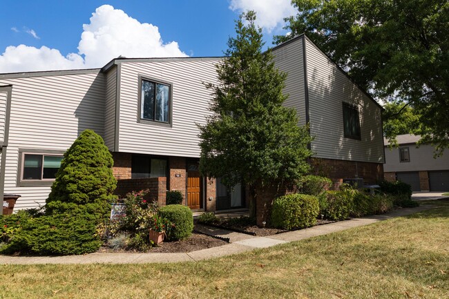 Entrance Photo - 911 Outlook Ridge Ln Townhome