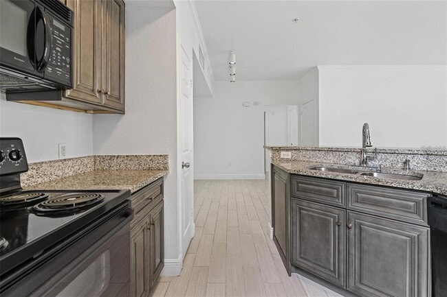 Photo - 5571 Rosehill Rd Unit 104