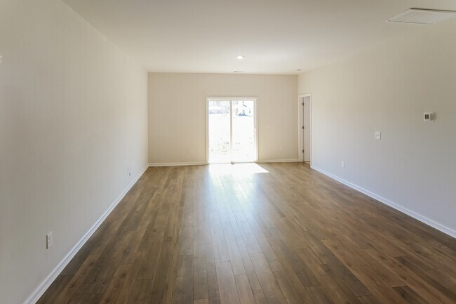 Photo - 635 Watercliff Dr