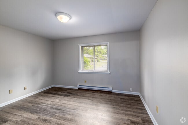2BR, 1BA - 785SF - Primary Bedroom - Hideaway at Kingspark