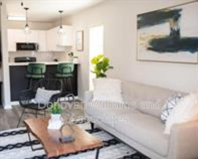 Building Photo - 2207 Kilborne Dr Unit Apt E