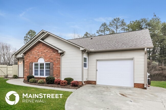 Photo - 2927 Faircroft Way