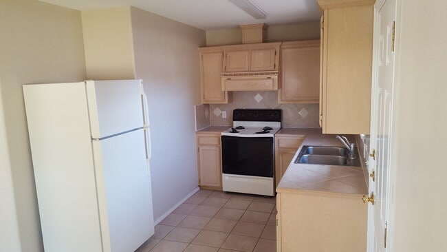 Photo - 2522 Fatima Ave