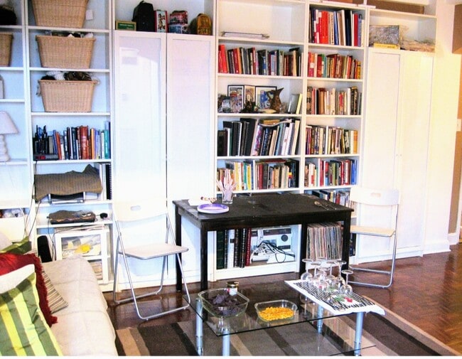 Building Photo - 2515 K St NW Unit Sunny Foggy Bottom Studio