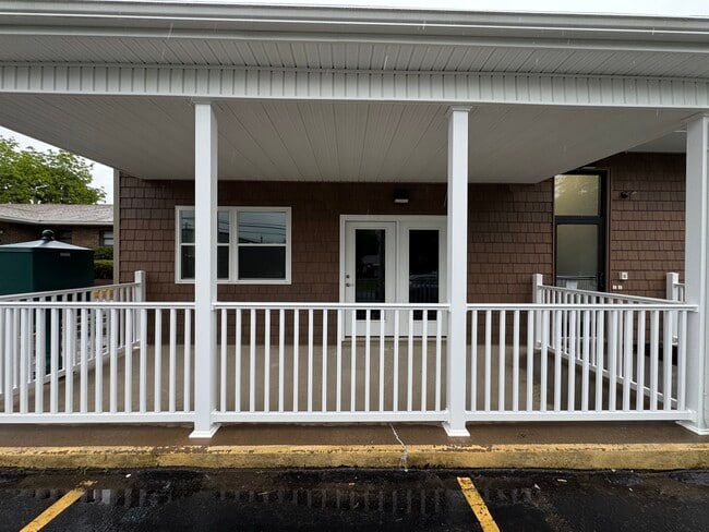 Photo - 415 W Butler Dr