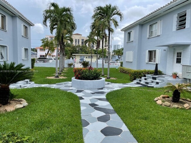 Photo - 520 SW 10th St Unit 2-A