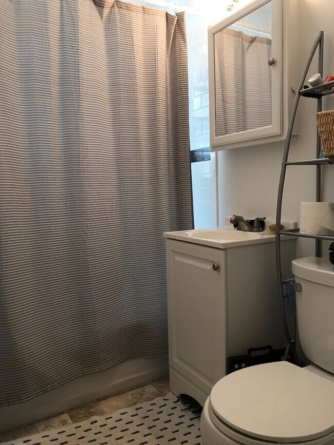 Photo - 1615 Commonwealth Ave Unidad 12